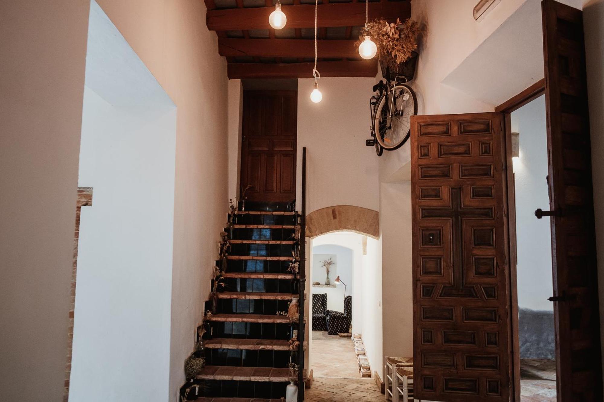 Hostal Cafe Frenteabastos Кармона Екстериор снимка