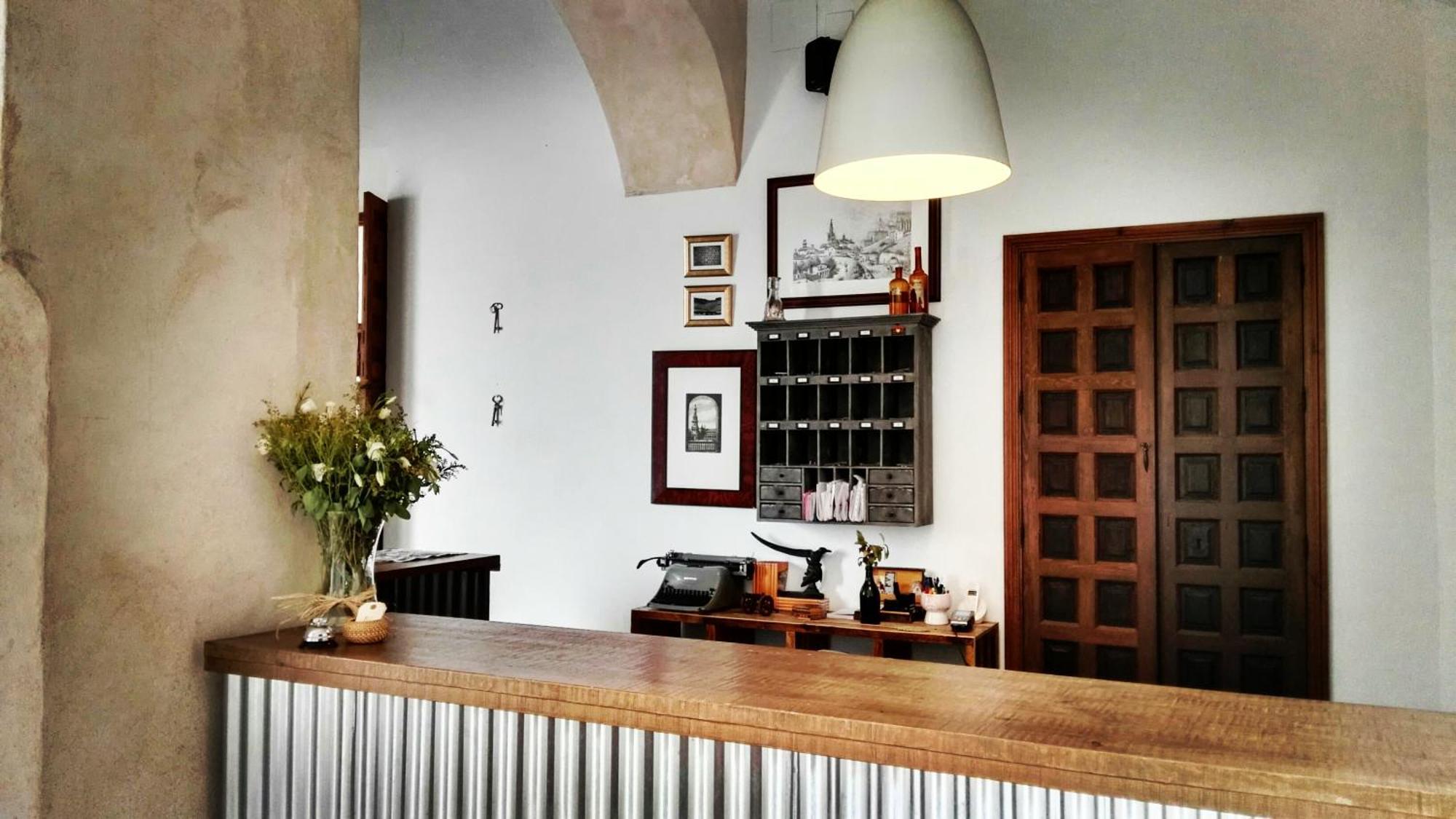 Hostal Cafe Frenteabastos Кармона Екстериор снимка