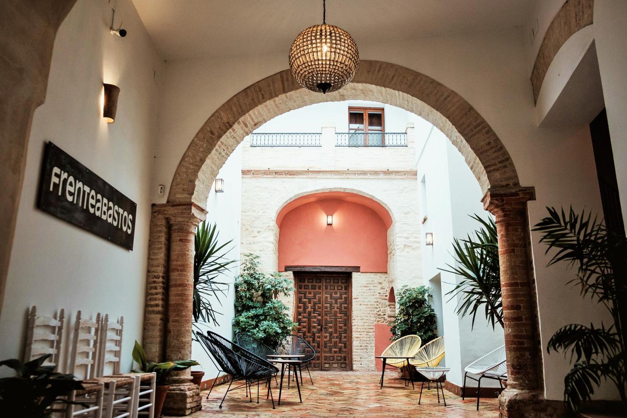 Hostal Cafe Frenteabastos Кармона Екстериор снимка
