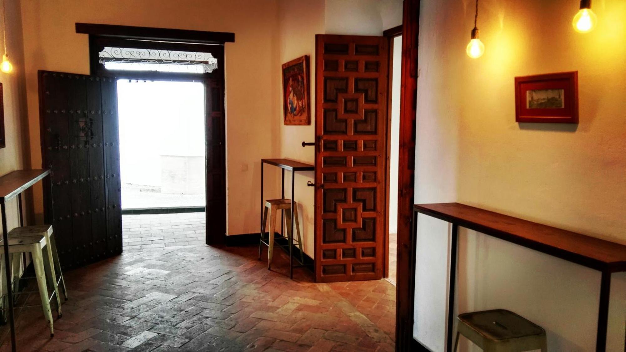 Hostal Cafe Frenteabastos Кармона Екстериор снимка