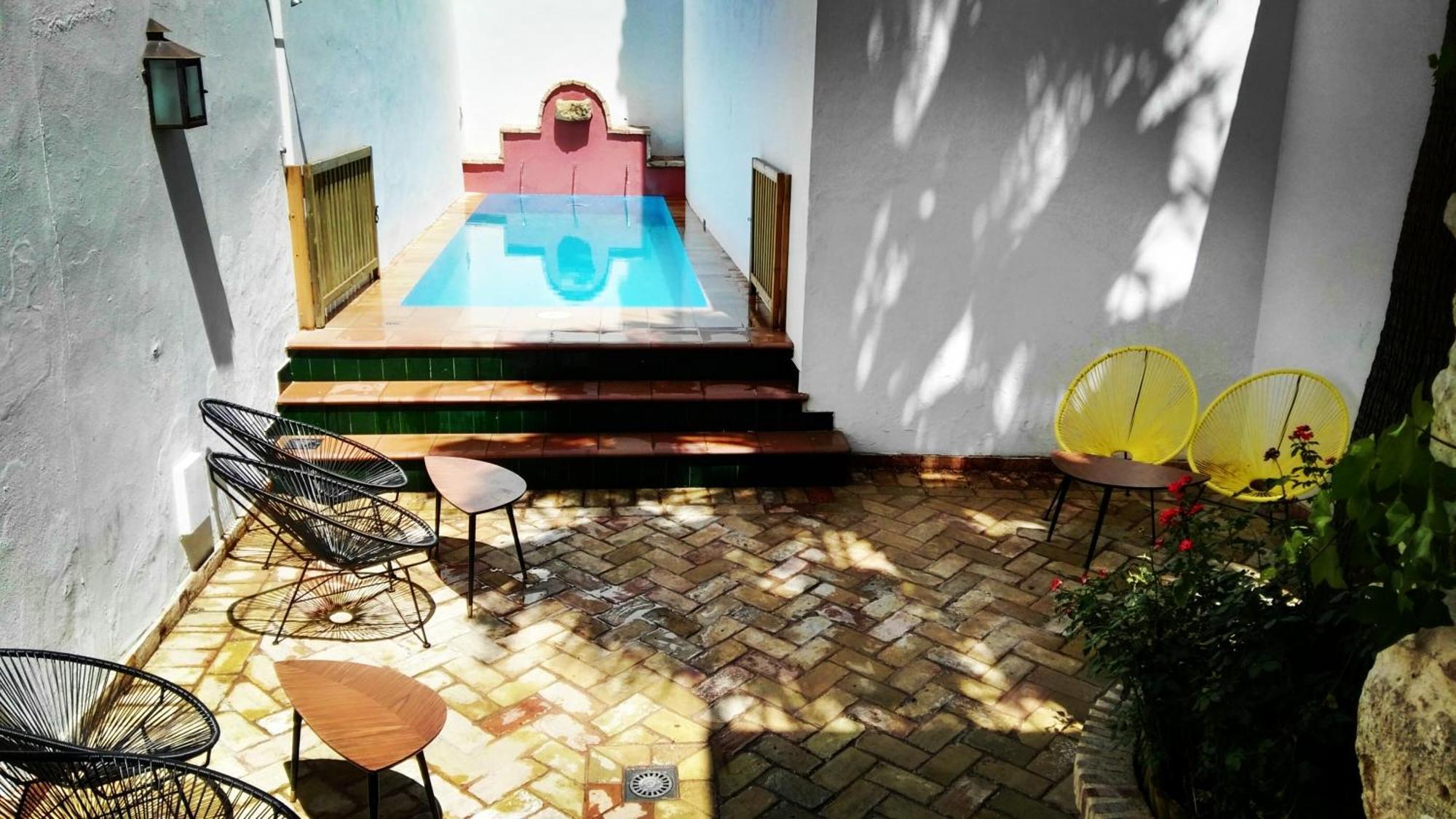 Hostal Cafe Frenteabastos Кармона Екстериор снимка