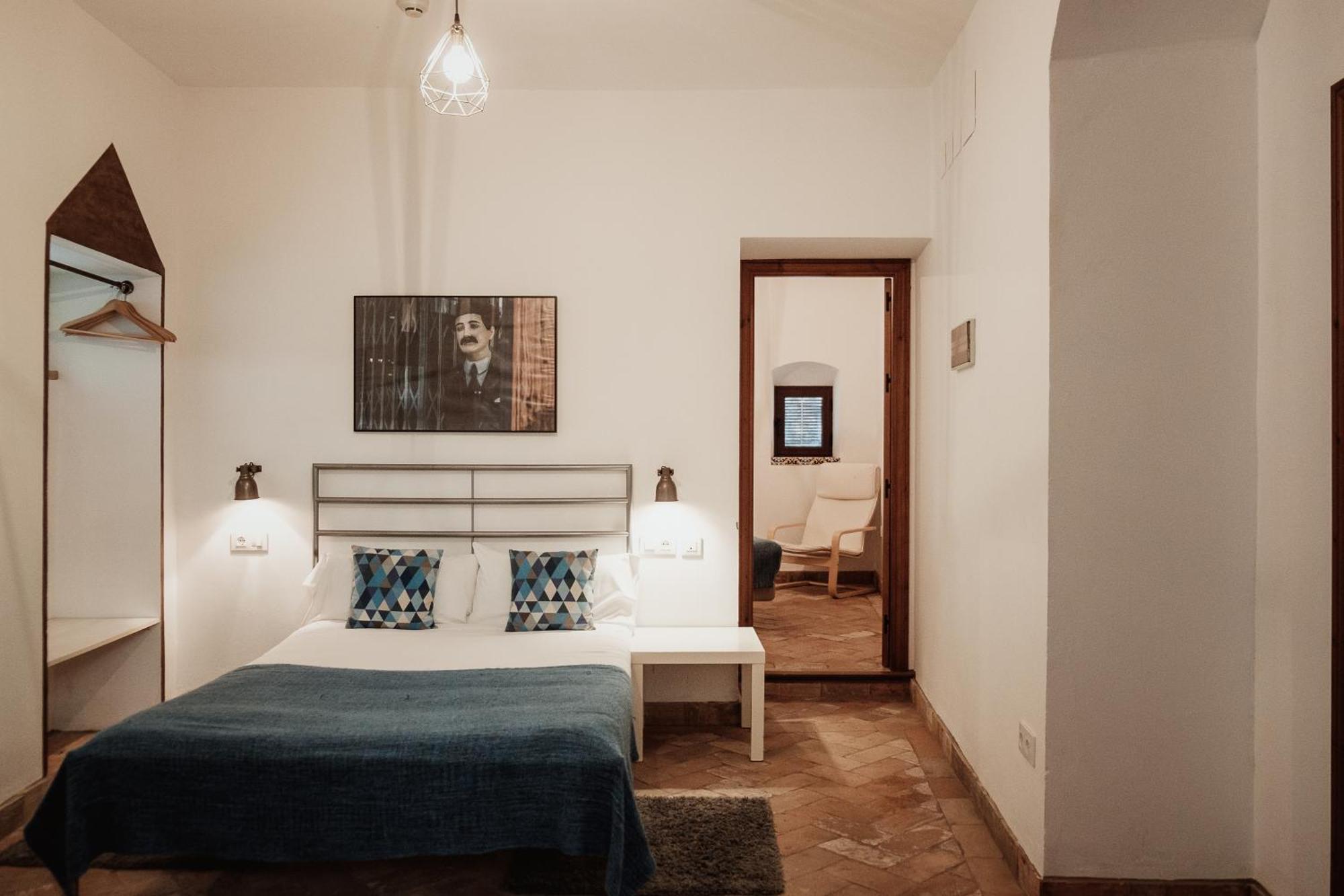 Hostal Cafe Frenteabastos Кармона Екстериор снимка