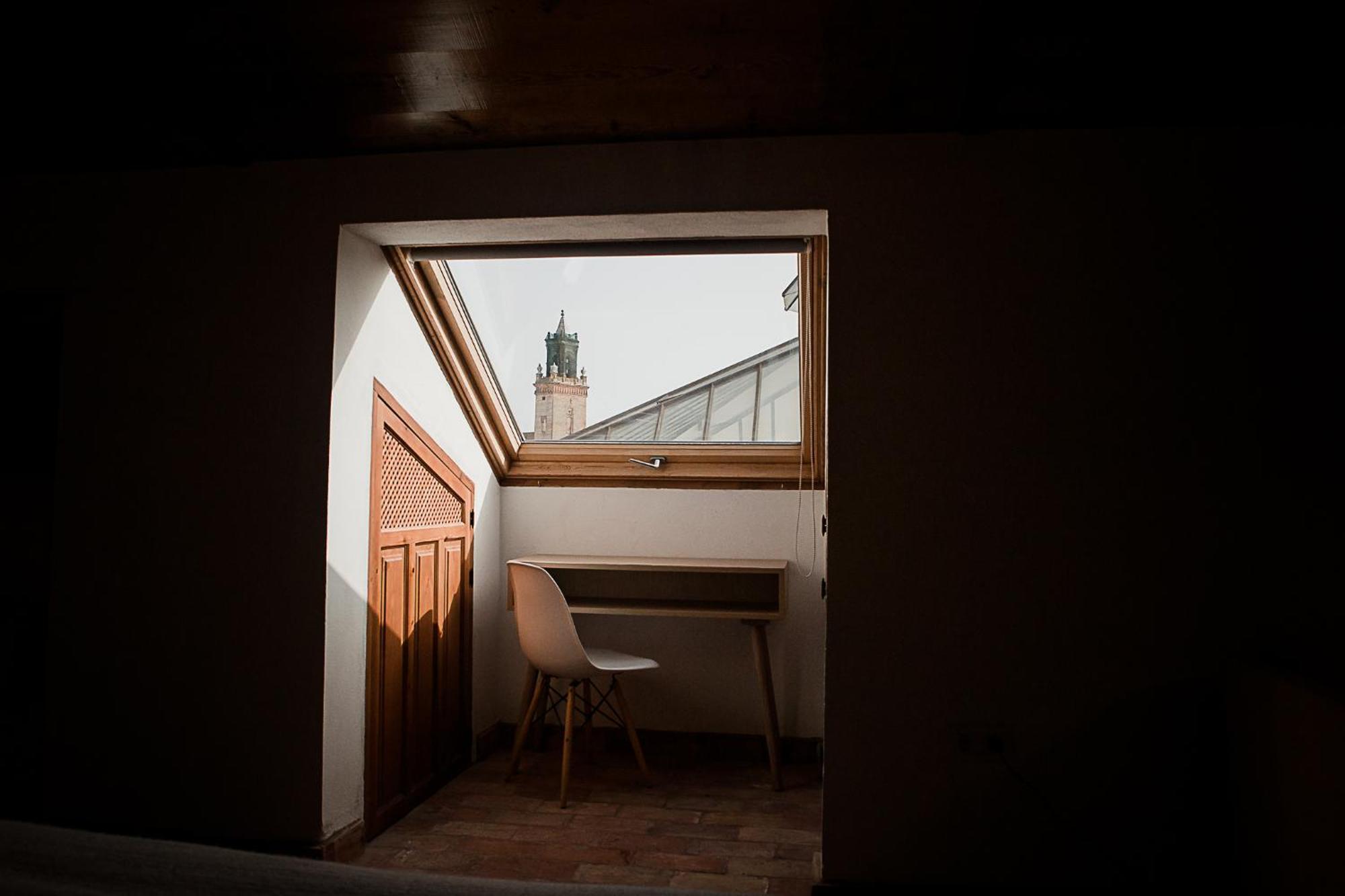 Hostal Cafe Frenteabastos Кармона Екстериор снимка
