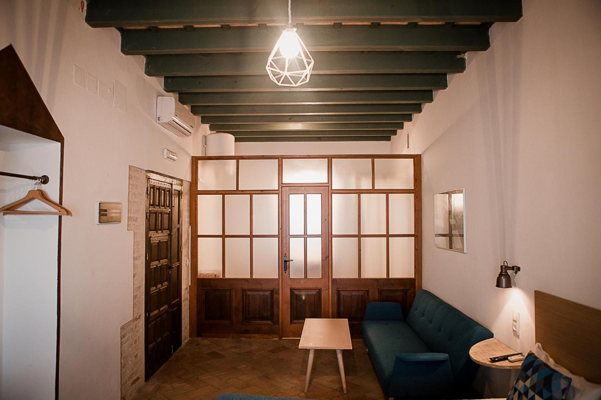 Hostal Cafe Frenteabastos Кармона Екстериор снимка
