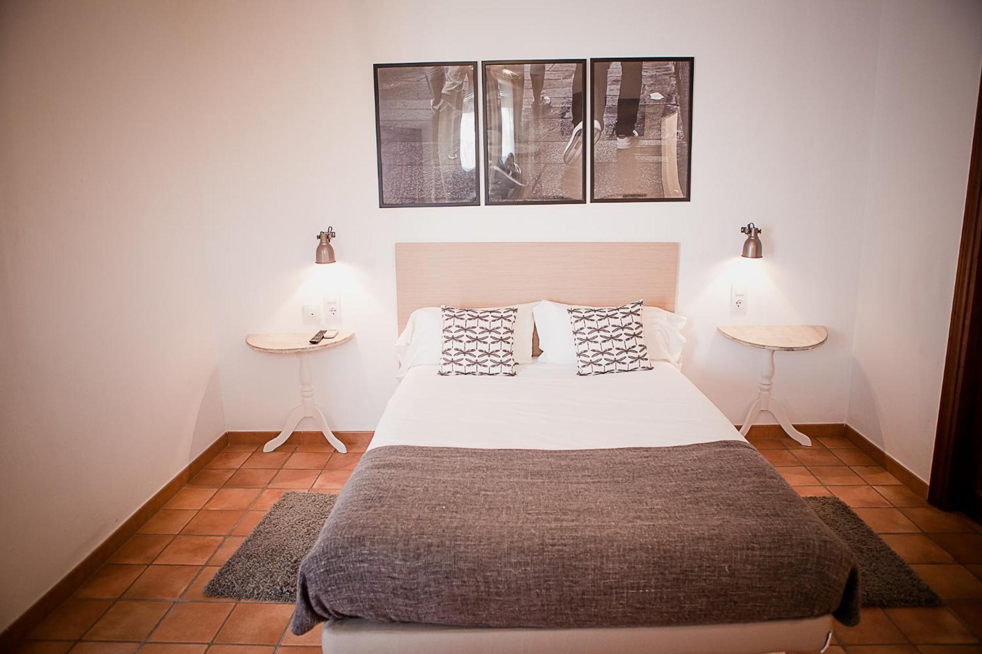 Hostal Cafe Frenteabastos Кармона Екстериор снимка