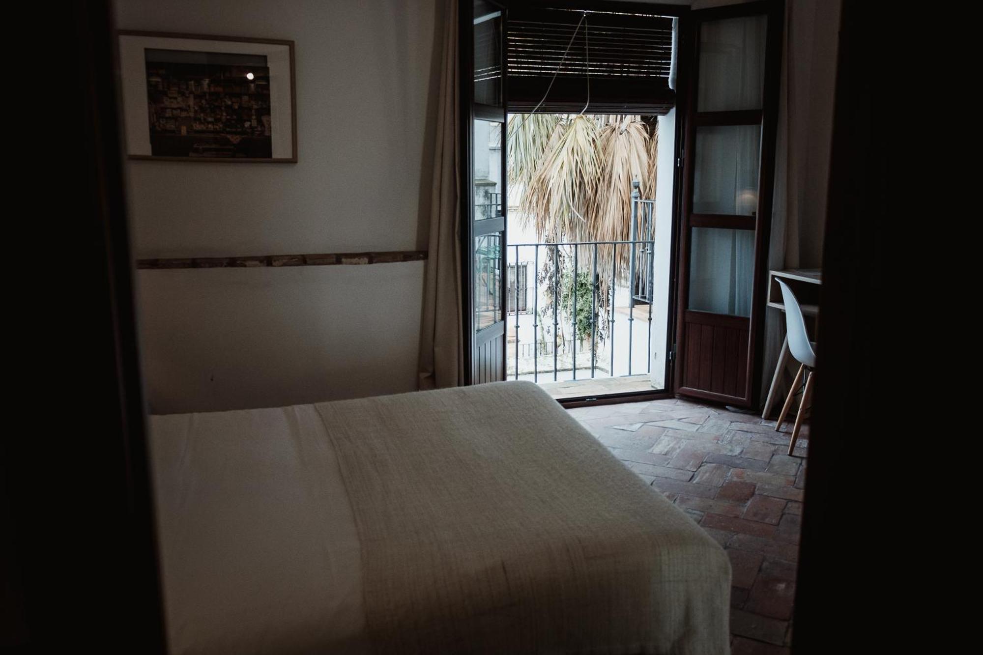 Hostal Cafe Frenteabastos Кармона Екстериор снимка